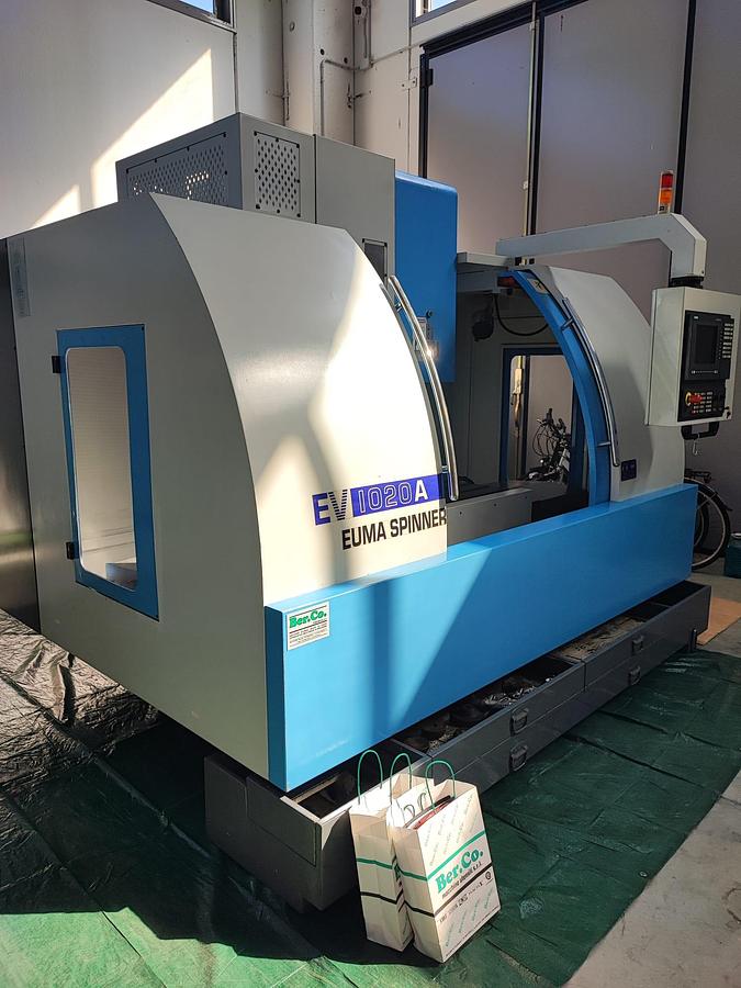 Usato Centro di lavoro verticale EUMA SPINNER EV 1020A | 1020x610x610 | CNC Siemens