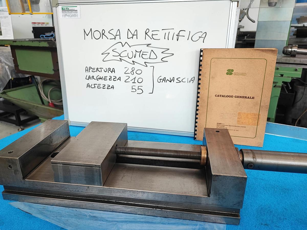 Usato SCUMED GERMANY morsa 300×210 mm, per fresatrice e rettifica, completa di chiave