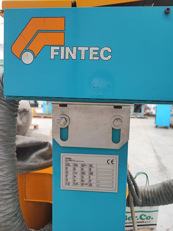 Usato Levigatrice a nastro FINTEC 410 con impianto di aspirazione a norme CE