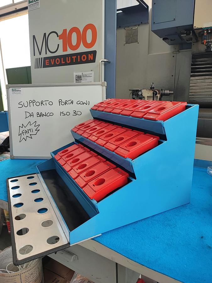 Usato FAMI supporto da banco, porta coni attacco ISO 30, con 34 postazioni