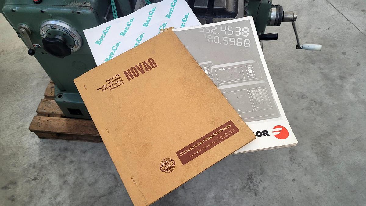 Usato Fresatrice universale NOVAR 1A | 900x300x400 | Visualizzata