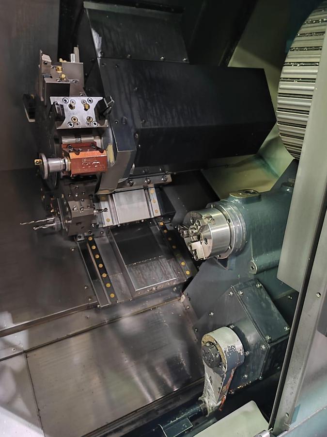 Usato Tornio motorizzato DOOSAN LYNX 220 LSY contromandrino + asse Y | Caricatore Master 880 | Fanuc