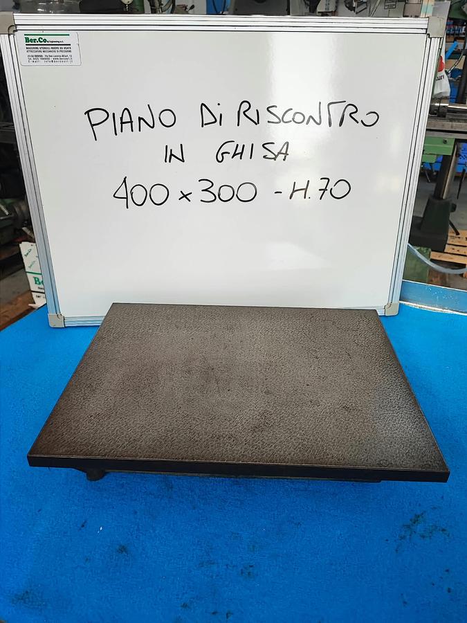 Usato Piano di riscontro 400x300 mm in ghisa per tracciatura e controllo dei pezzi