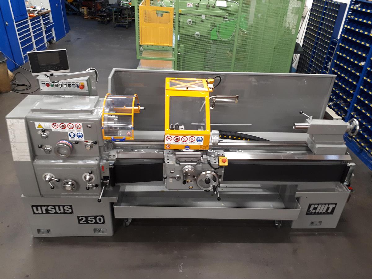 Tornio parallelo revisionato a nuovo CMT URSUS 250x1500x105 | Visualizzatore Heidenhain