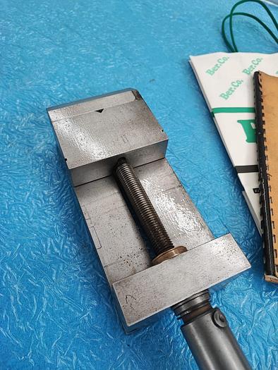 Usato SCUMED GERMANY morsa 100×100 mm, per fresatrice e rettifica, completa di chiave