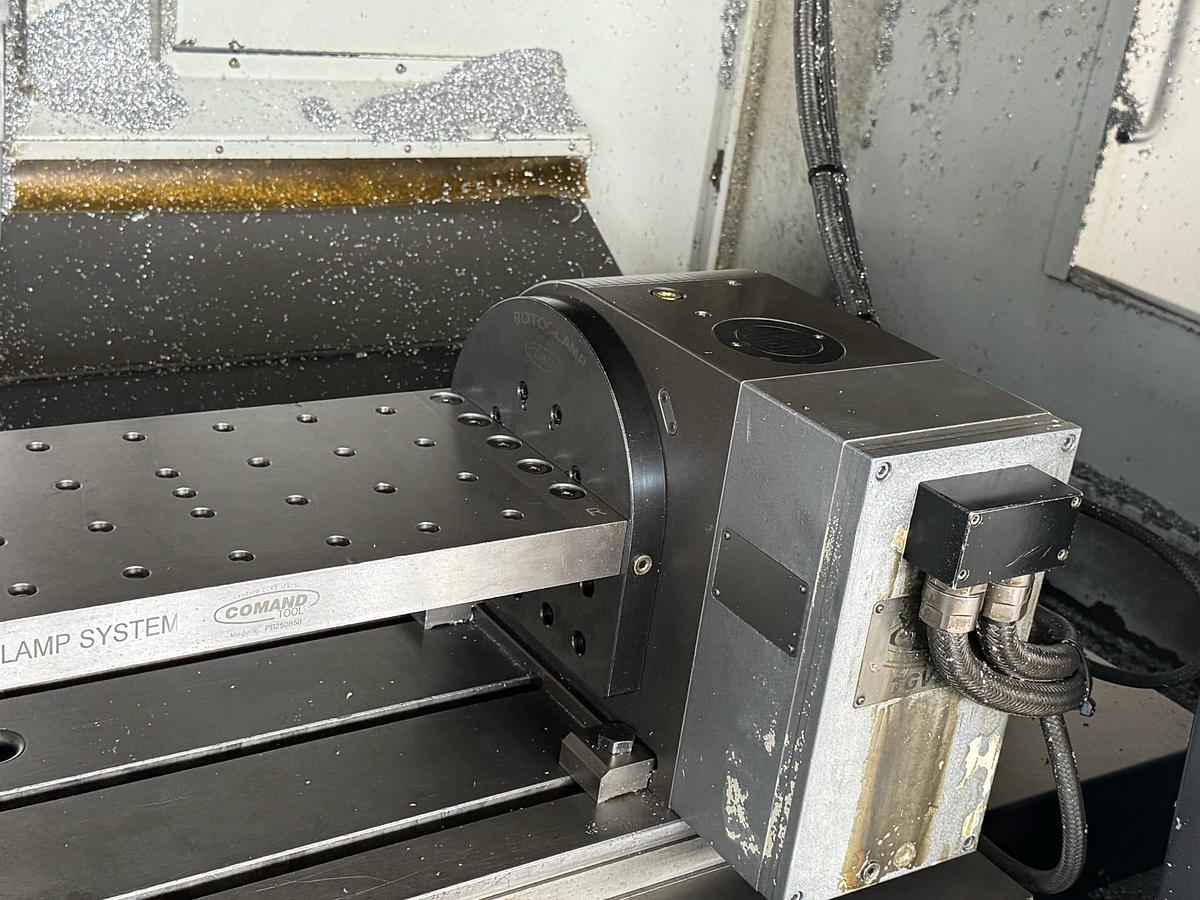 Usato Centro di lavoro verticale DOOSAN MYNX 540 | 1020x510x625 | 4°asse | Fanuc