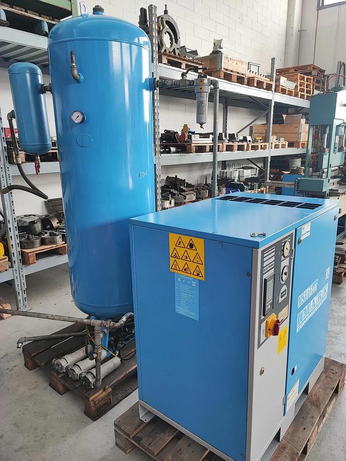 Usato Compressore rotativo a vite silenziato MARK MSA 7,5/8 + Ecowater FINI + serbatoio 500 Lt