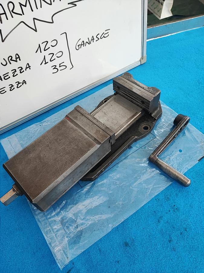 Usato CARMINATI 120x120 morsa in ghisa per fresatrici e trapani