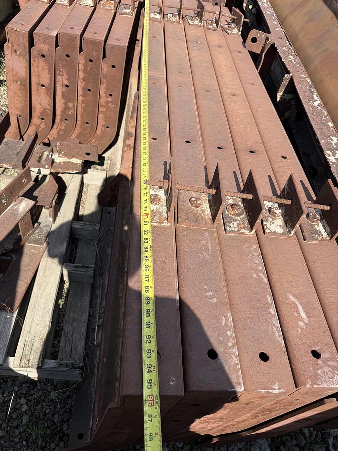 Used Jersey Barrier Forms - 16' Long 