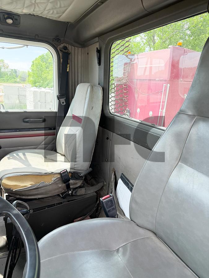 Used International / Hiab Knuckle Boom Truck
