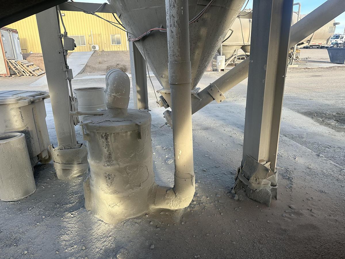 Used 3 Compartment 10 Yard Concrete Batch Plant