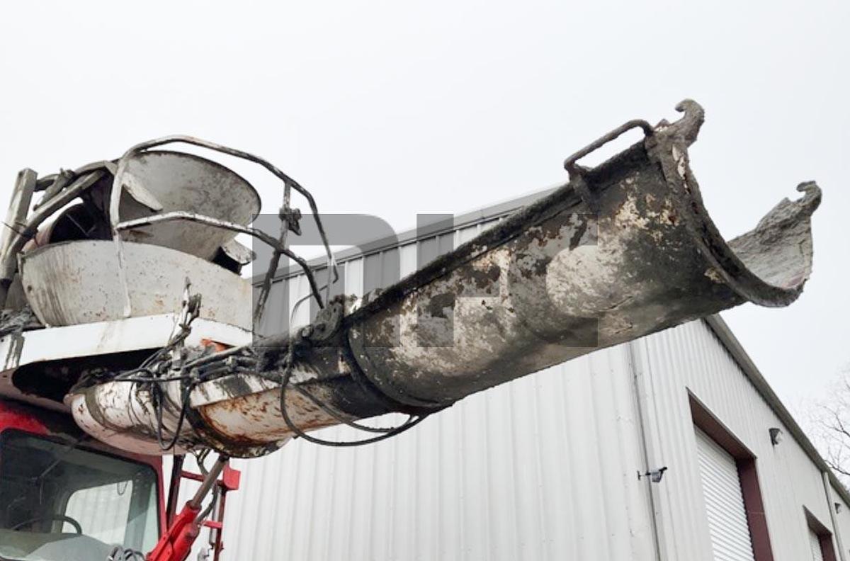Used 2007 Oshkosh 10X6 Front Discharge Concrete Mixer Truck