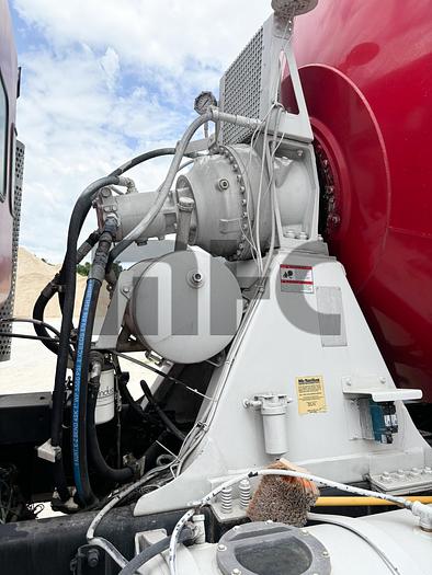 Used 1997 Kenworth T800 Rear Discharge Concrete Mixer Truck