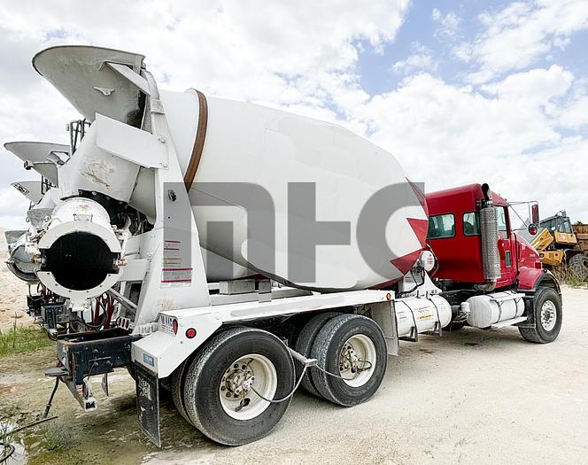 Used 1997 Kenworth T800 Rear Discharge Concrete Mixer Truck