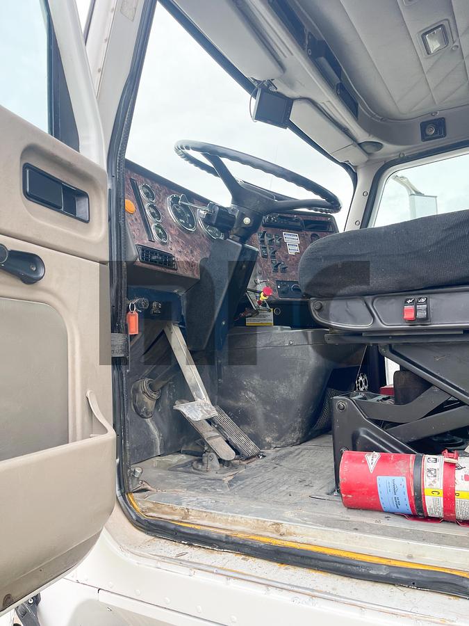 Used 2002 Paystar/Del Zotto Septic Tank Rail Truck