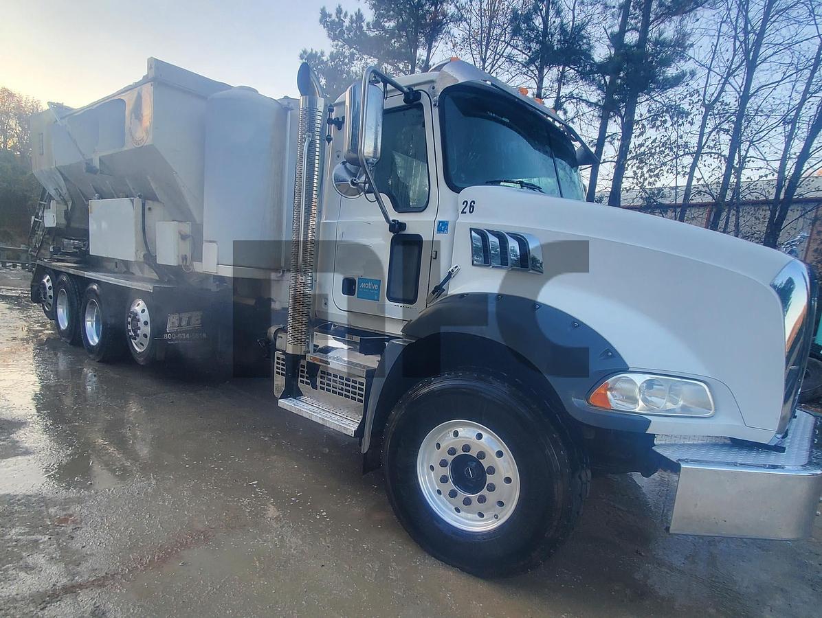 Used 2022 Mack / Bay Lynx Volumetric Mixer Truck (5 Available)