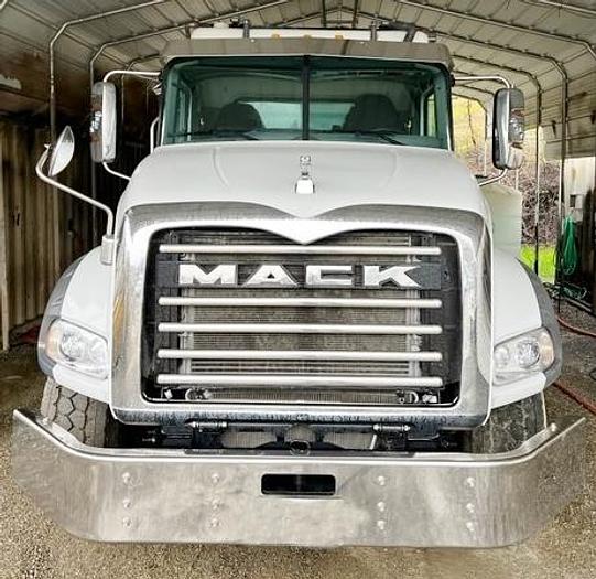 Used 2020 Cementech Cementech 10 Yard Volumetric Mixer Truck
