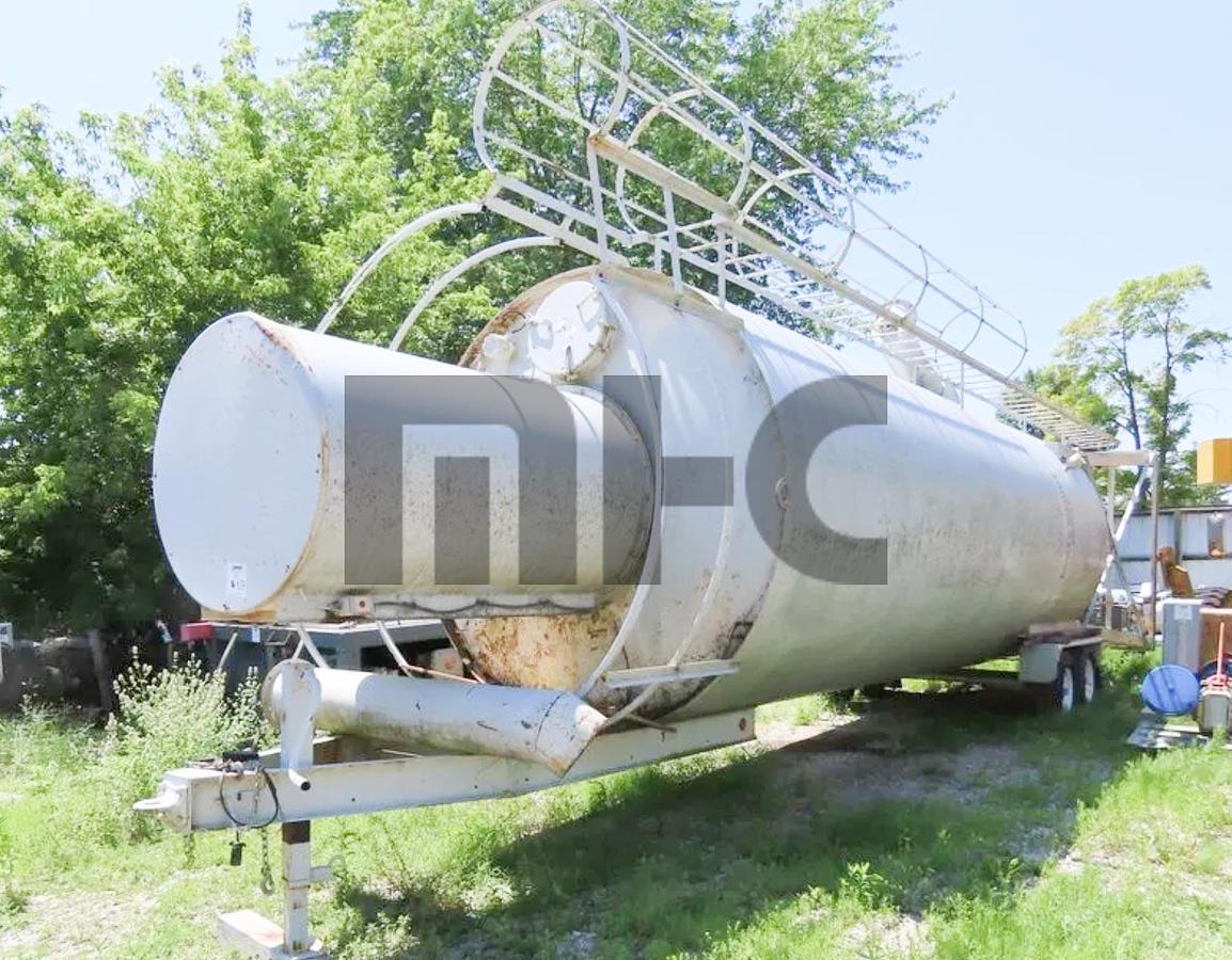 Used Belgrade 350 Barrel Round Portable (RP) Cement Silo