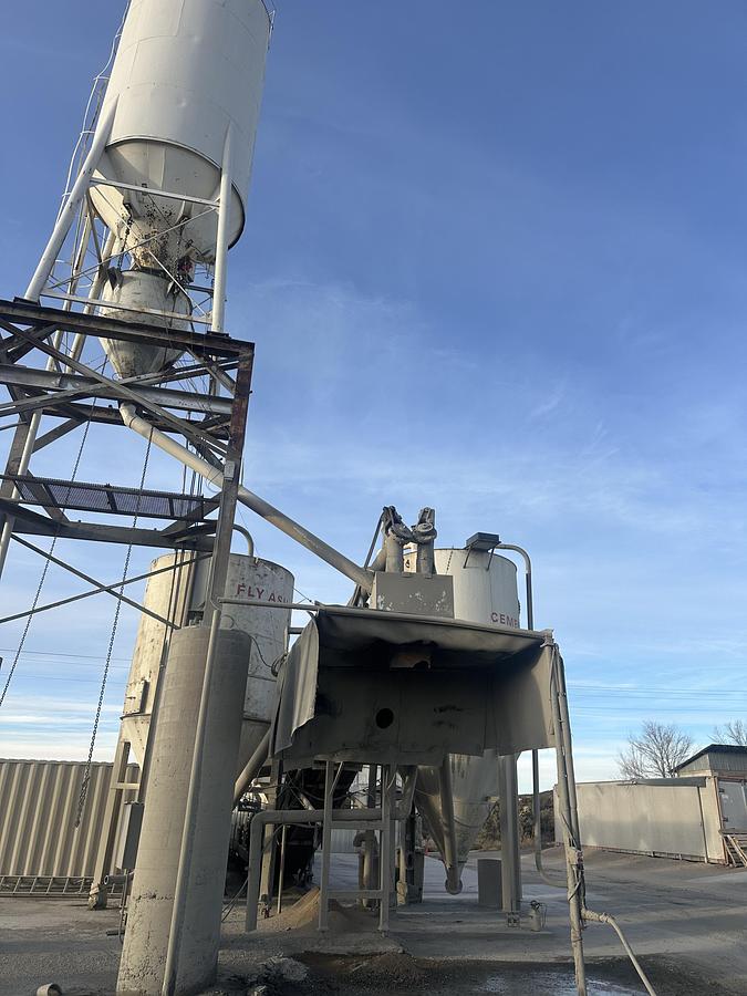 Used 3 Compartment 10 Yard Concrete Batch Plant