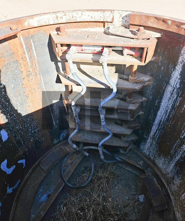 Used 48" Kirkpatrick Hydraulic Monolithic Manhole Base Form