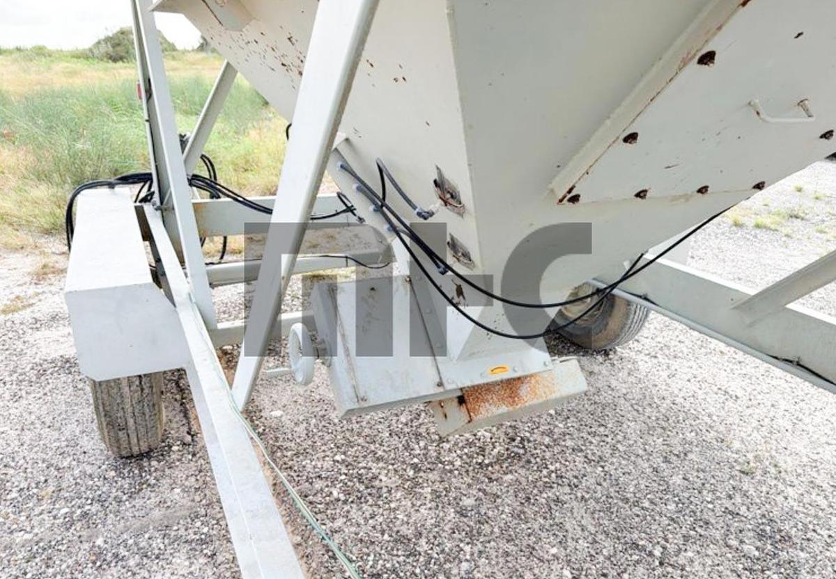 Used Belgrade LP200 Portable Cement Silo with Rice Lake Batching System