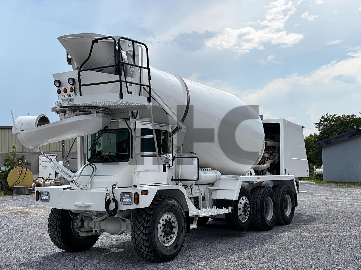 Used 2015 TEREX FDB4000 8X6 Front Discharge Concrete Mixer Truck