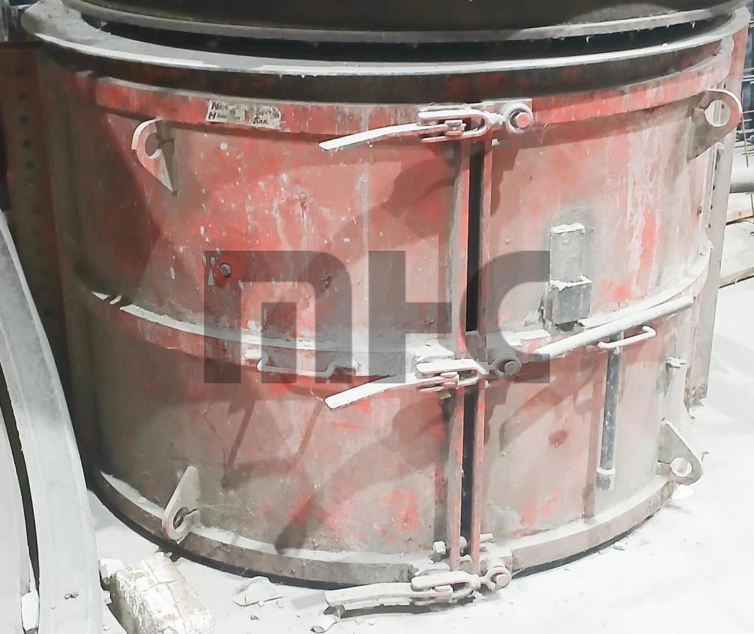 Used 48" Monolithic Precast Concrete Manhole Base Form