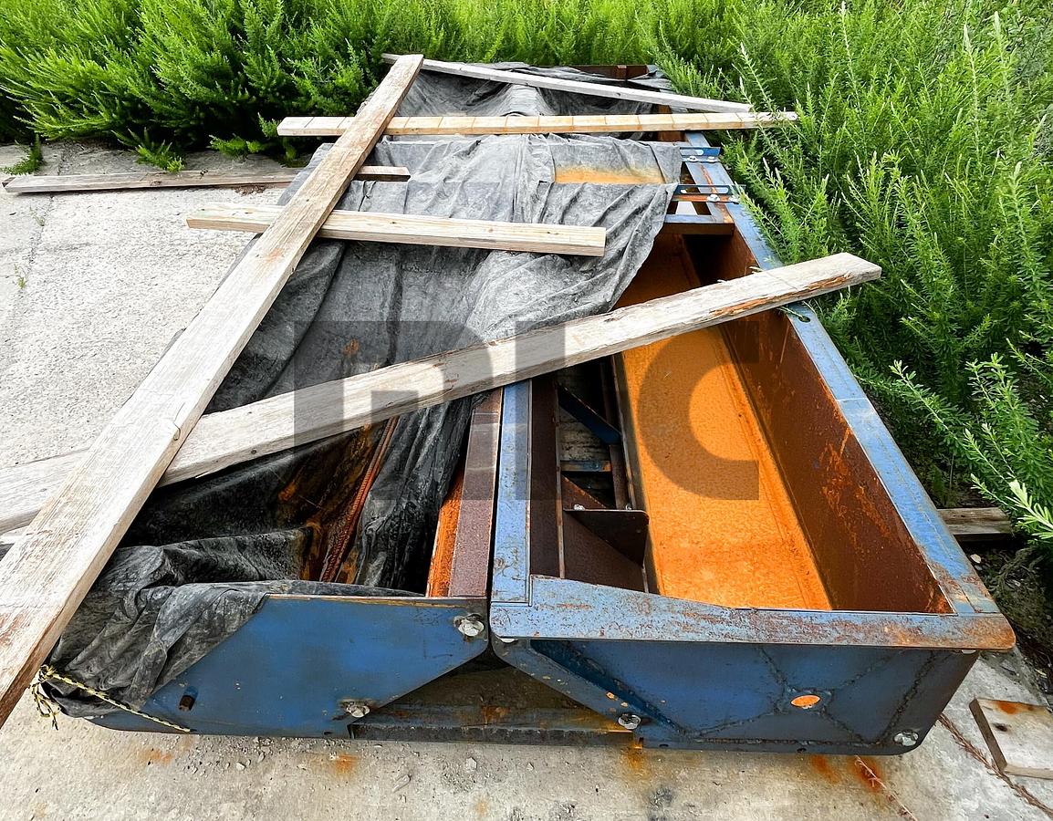 Used Precast Concrete Low Profile Barrier Dual Cavity Forms (FDOT)