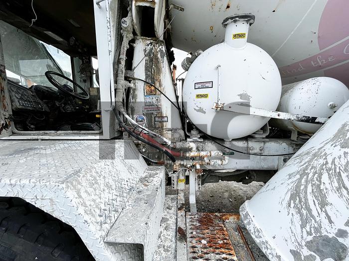 Used 2005 Terex/Advance Front Discharge Mixer Truck