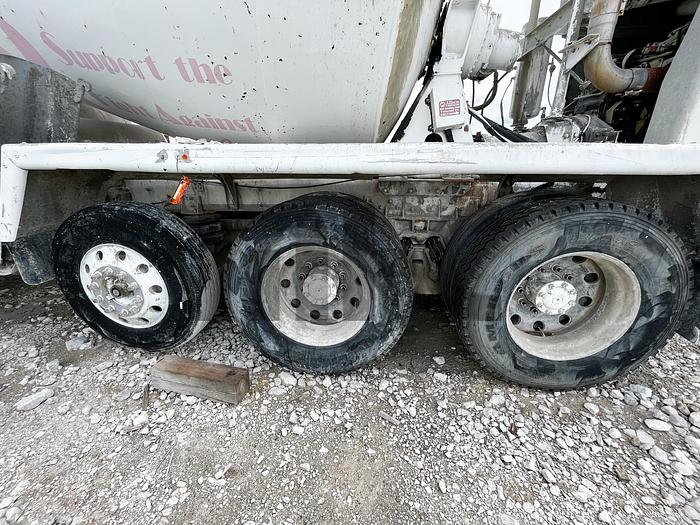 Used 2005 Terex/Advance Front Discharge Mixer Truck