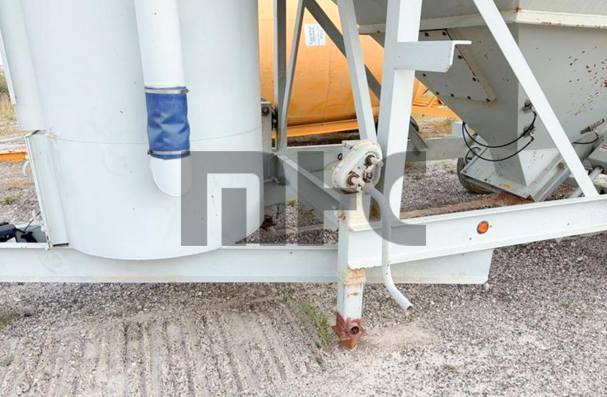 Used Belgrade LP200 Portable Cement Silo with Rice Lake Batching System