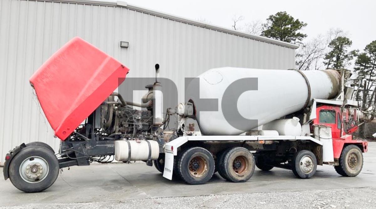 Used 2007 Oshkosh 10X6 Front Discharge Concrete Mixer Truck