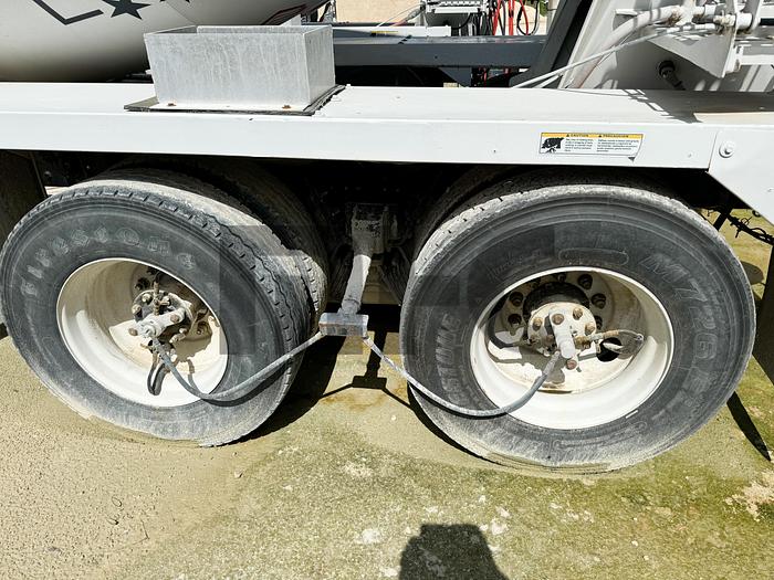 Used 2007-2008 KW Rear Discharge Concrete Mixer Trucks (6 Each)