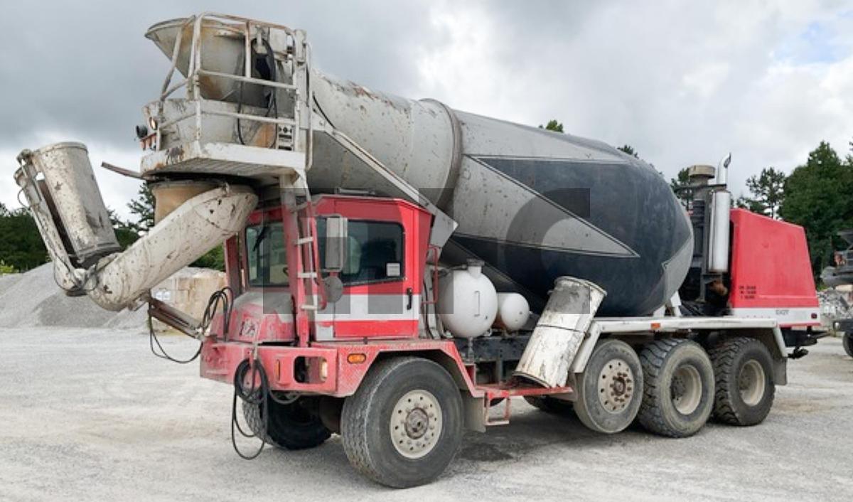 Used 2006 Terex/Advance 8X6 Front Discharge Concrete Mixer Truck