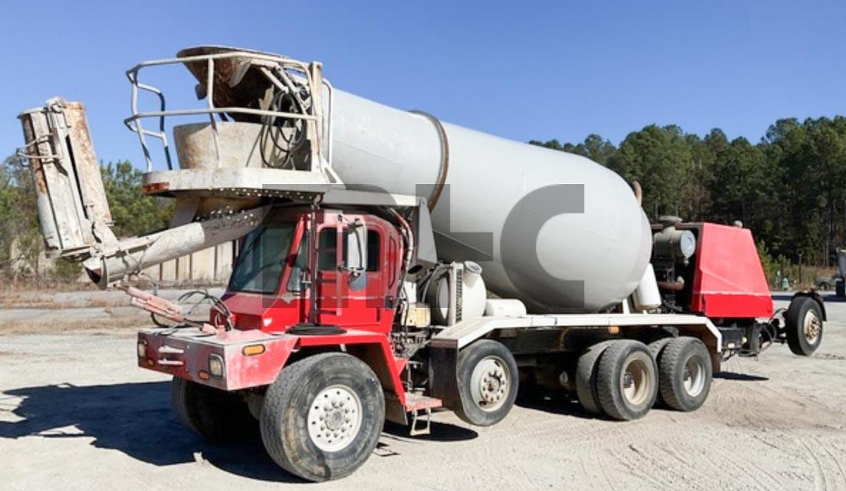 Used 2005 Oshkosh S-2106L, 10X6 Front Discharge Concrete Mixer Truck