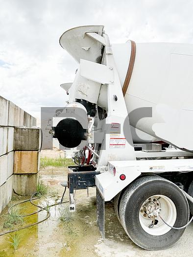 Used 1997 Kenworth T800 Rear Discharge Concrete Mixer Truck