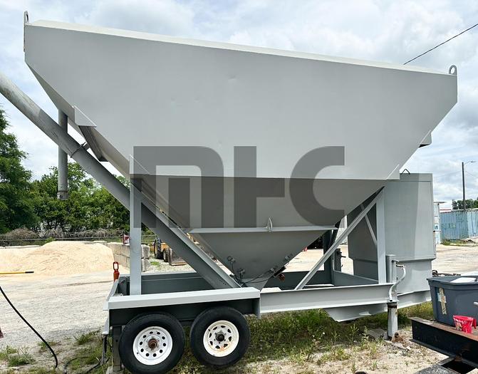 Used Belgrade LP200 Portable Silo - Hydraulic Powered