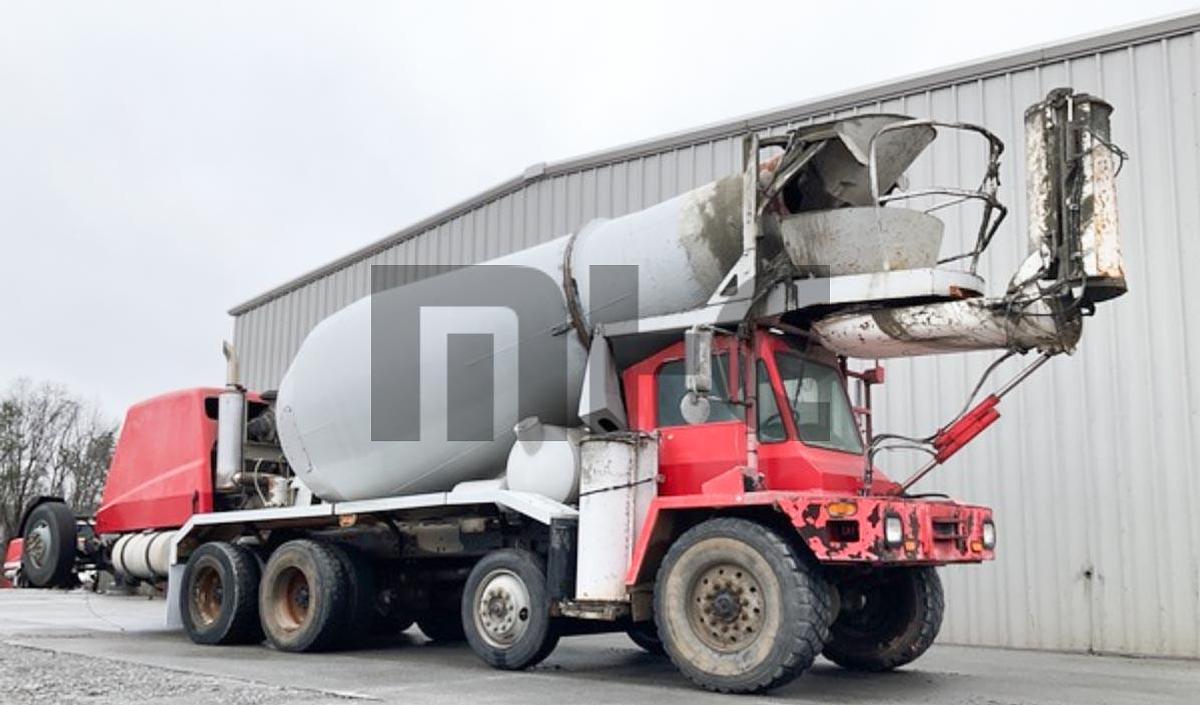 Used 2007 Oshkosh 10X6 Front Discharge Concrete Mixer Truck
