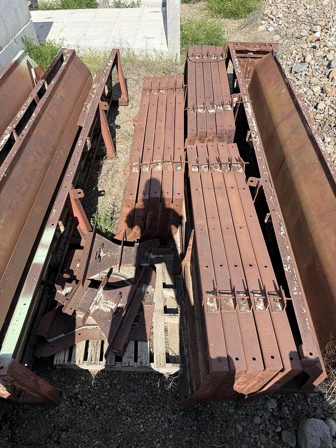 Used Jersey Barrier Forms - 16' Long 