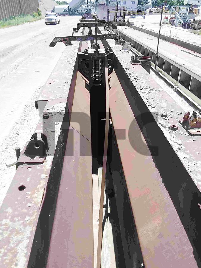 Used Self-Stressing Type IV Bulb Tee Precast Concrete Beam/Girder Form