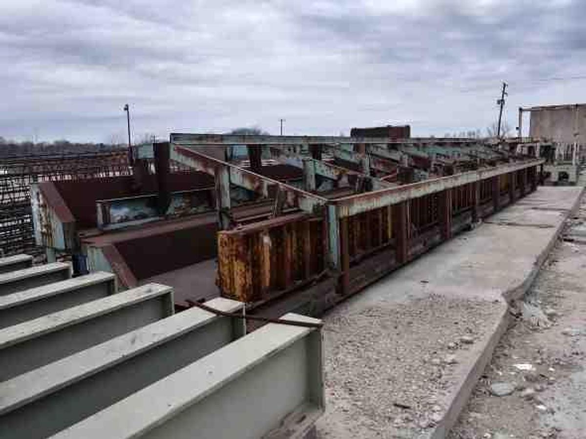 Used Precast Concrete Bleacher Form (2 Risers)