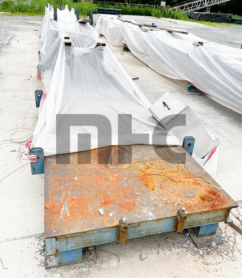 Used Precast Concrete Beam Forms, Precast Column Forms, & Precast Corner Forms