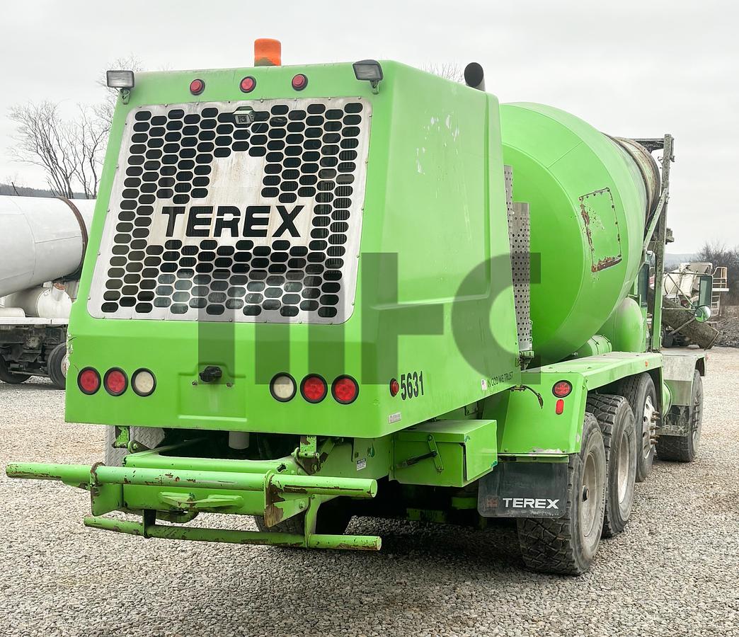 Used 2015 TEREX 8X6 Front Discharge Concrete Mixer Truck