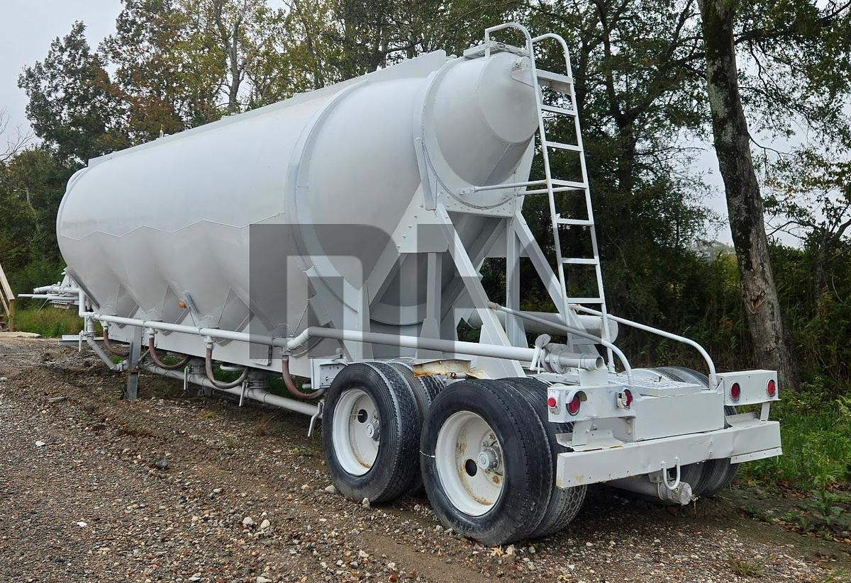 Used Heil Cement Tanker