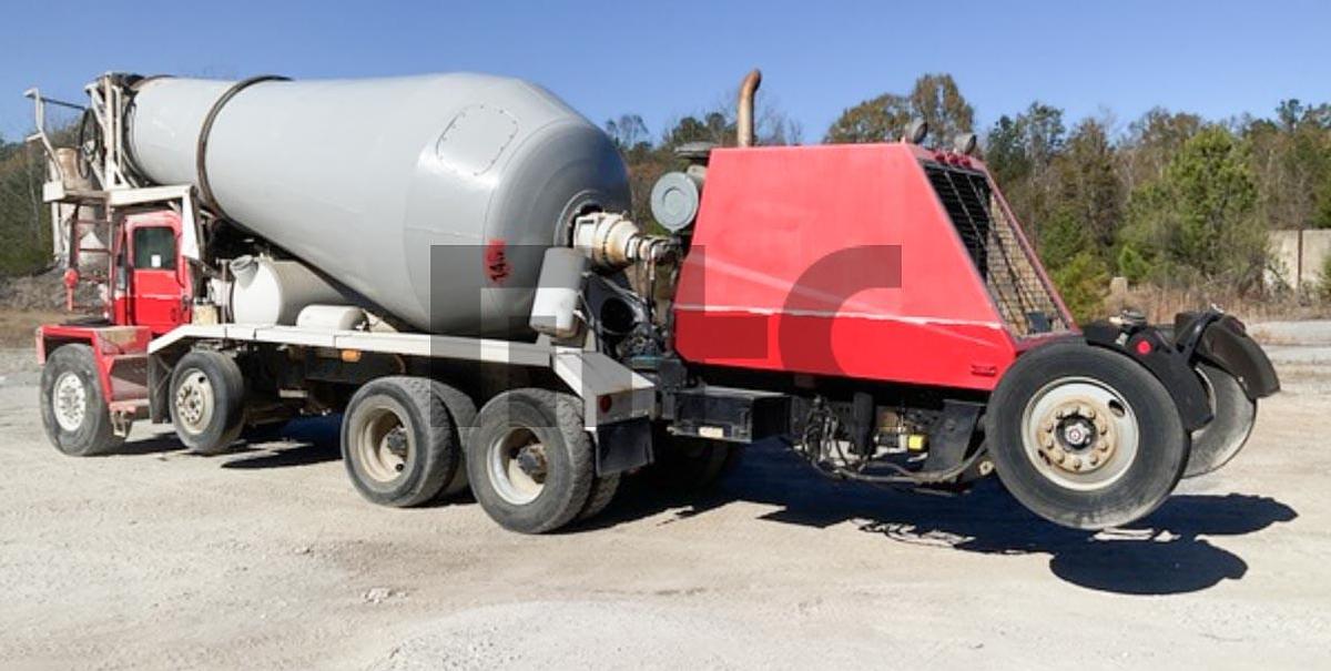 Used 2005 Oshkosh S-2106L, 10X6 Front Discharge Concrete Mixer Truck