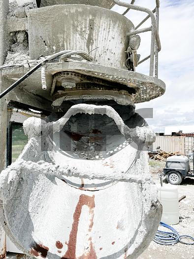 Used 2005 Terex/Advance Front Discharge Mixer Truck
