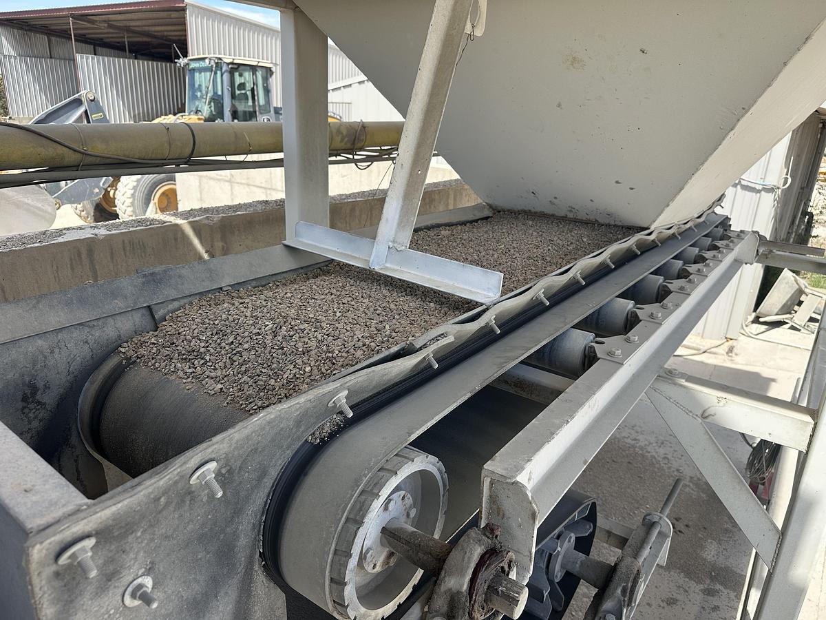 Used 3 Compartment 10 Yard Concrete Batch Plant