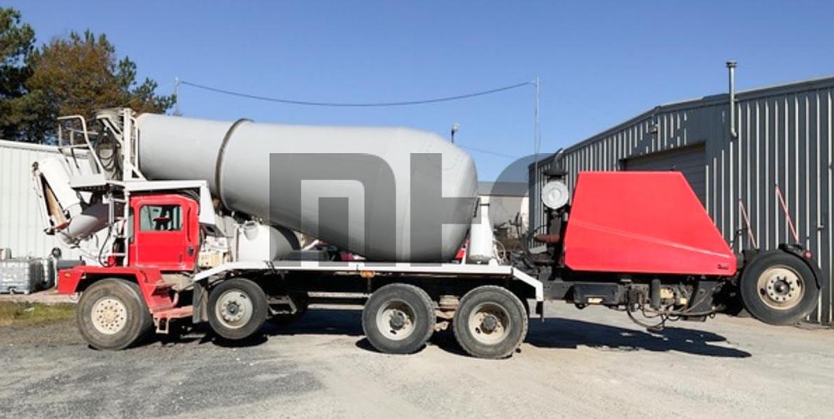 Used 2005 Oshkosh S-2106L Front Discharge Concrete Mixer Truck