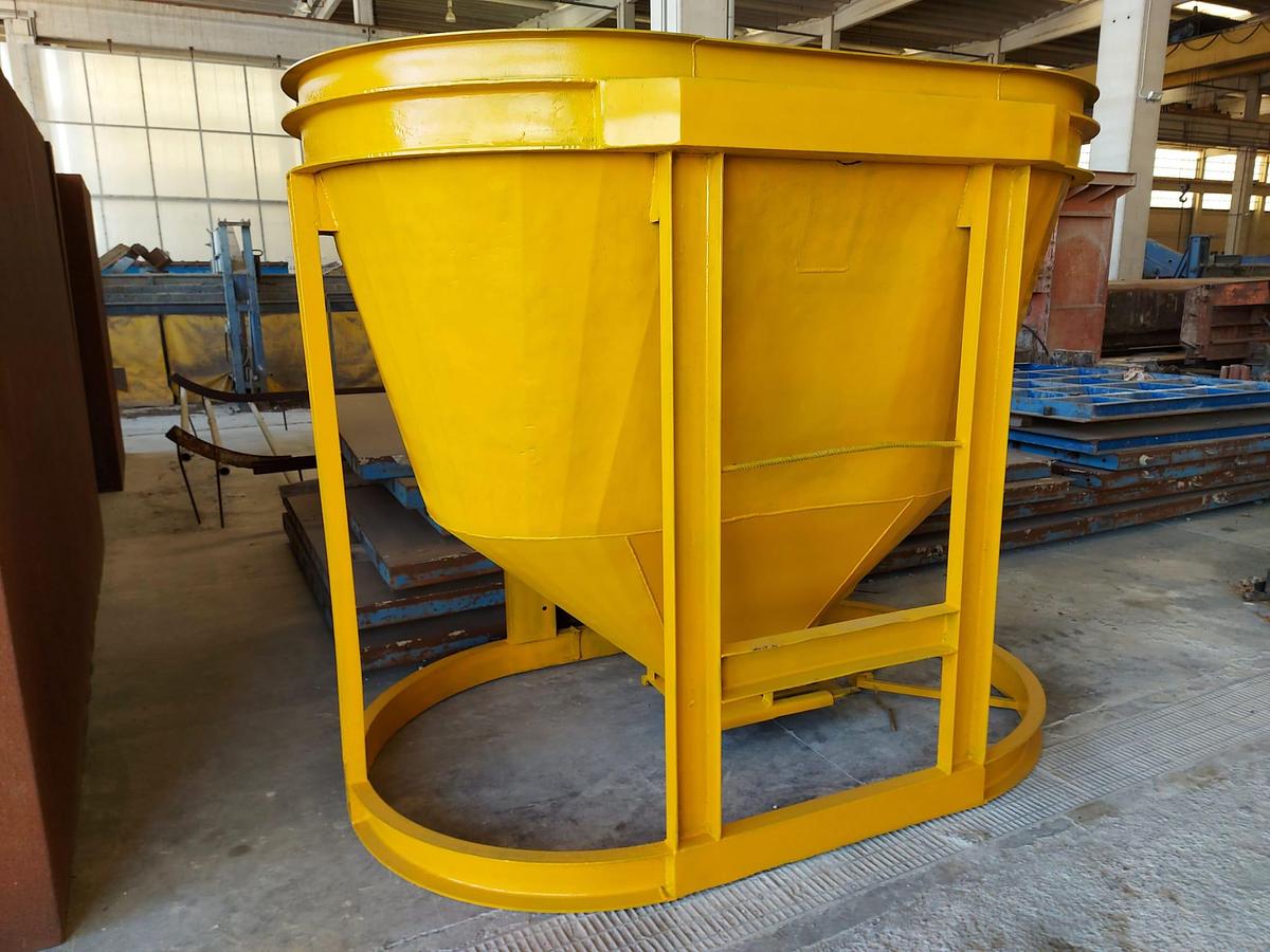 Used Precast Concrete Pouring Bucket