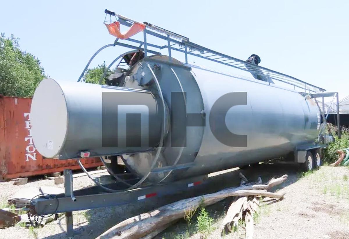 Used Belgrade 350 Barrel Round Portable (RP) Cement Silo
